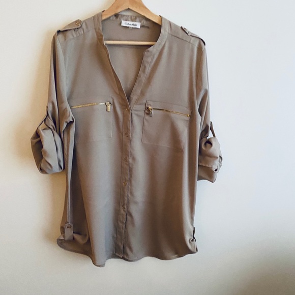 Calvin Klein Button Up Blouse w should tabs - Picture 5 of 8